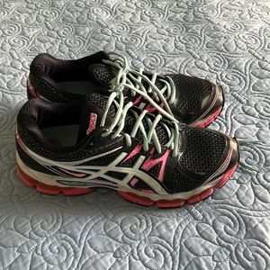 ASICS gel evate 2 women’s size 12…gently worn